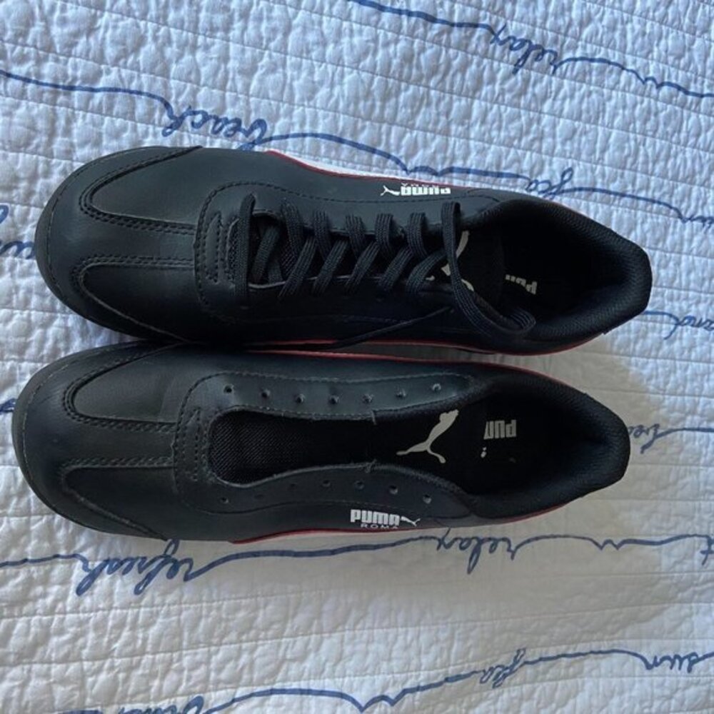🎀 3 for $25 Puma Ferrari Soccer Shoes Size 7